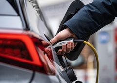 Subvencije so nazaj. To si lahko obetajo kupci električnih avtomobilov pri nas