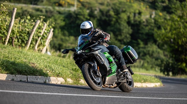 Test: Kawasaki Ninja H2 SX - Brez konkurence (foto: Uroš Modlic)