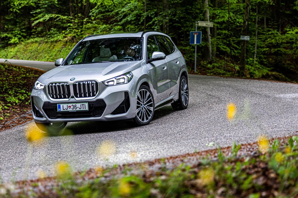 Test: BMW iX1 XDrive30 - Proti cilju