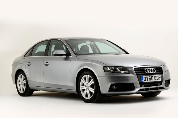 Audi A4 (2011) Ocena zanesljivosti: 40/100 Daleč najslabše na seznamu Hotcars se je odrezal Audi A4 z letnico 2011. Platforma …
