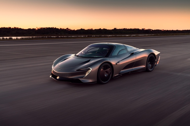 Tudi ta je McLaren. Speedtail ima hibridni pogonski sklop, ki ga do 299 kilometrov na uro izstreli v 12,8 sekunde, …