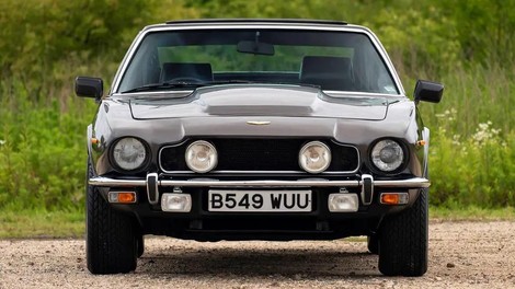 Novega lastnika išče nadvse redek Aston Martin, ki je svoj čas navduševal v Bondovem filmu: le eden izmed štirih, temu primerna je tudi cena