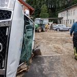 Slovenska srčnost se izkaže ob poplavah: nekateri so družinam v stiski pripravljeni posoditi, drugi celo podariti svoje avtomobile (foto: Profimedia)