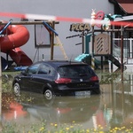 Vam je zalilo avto? To svetujejo pri Zvezi potrošnikov Slovenije (foto: Profimedia)