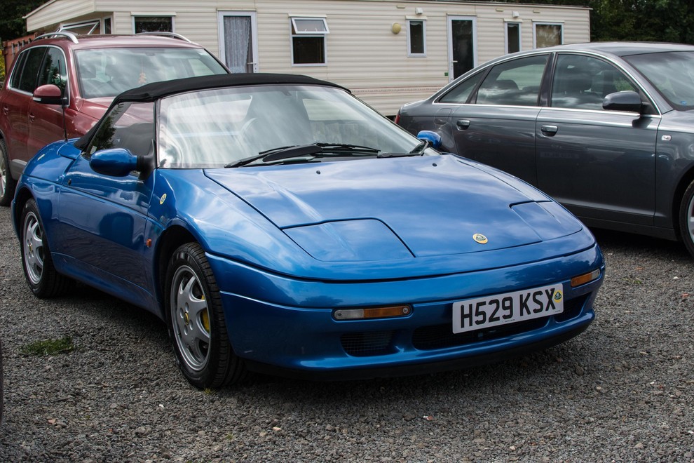 Lotus Elan M100 (1991) Lotus Elan M100 iz leta 1991 slika Lotusovo inženirsko moč in zmogljivost. Elan M100, opremljen z …