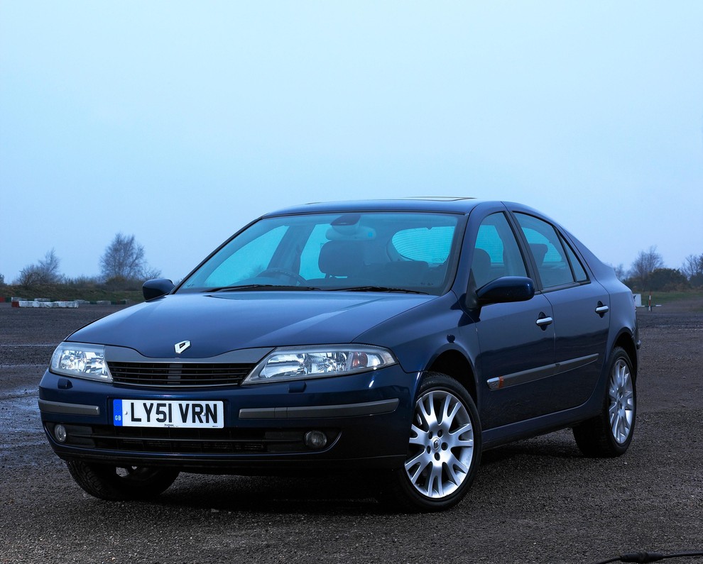 Renault Laguna, druga generacija Število proizvedenih: 434.000 Cena: 16.000 evrov Izguba po avtu: 3.550 evrov Skupna izguba: 1,54 milijarde evrov