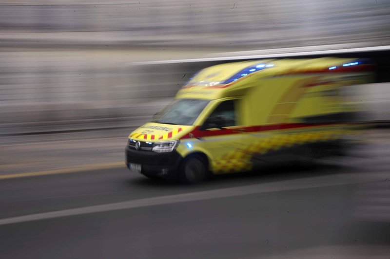 Modre luči niso prošnja za uvidevnost, ampak opozorilni znak za umik