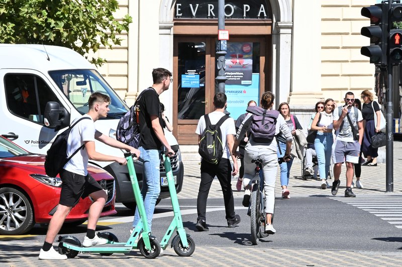 Nova preventivna akcija policistov. Pozorni bodo na te udeležence v prometu ... (foto: Žiga Živulović jr./Bobo)