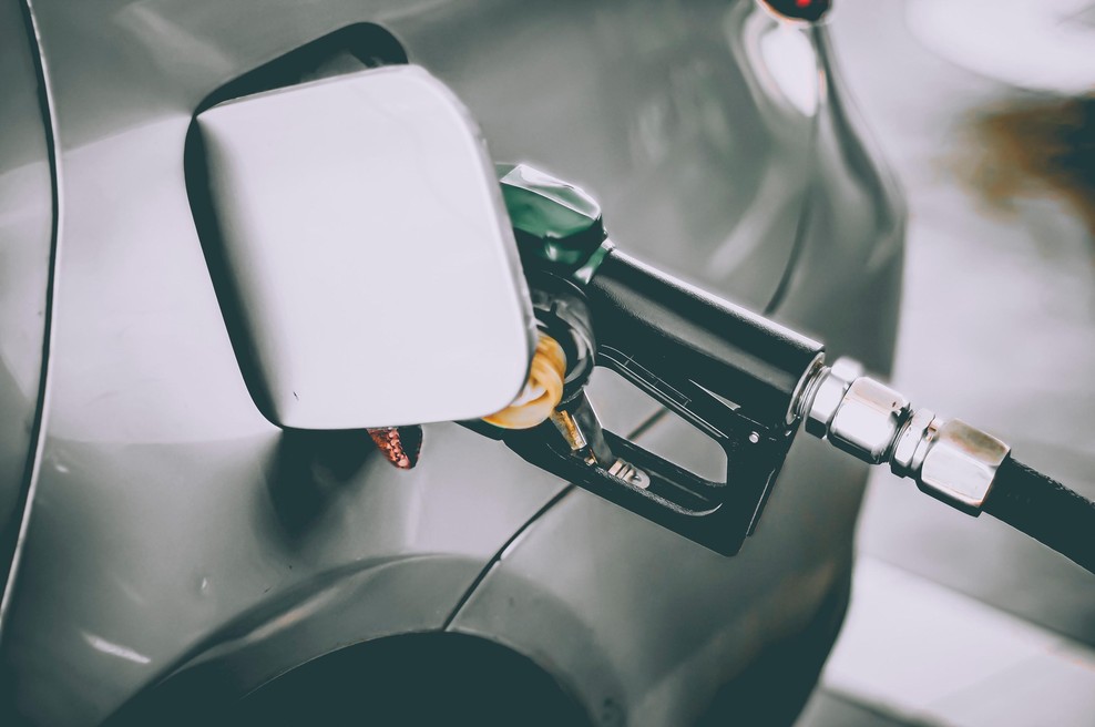 Napovedi se se uresničile - od jutri naprej bodo pogonska goriva cenejša (foto: Profimedia)