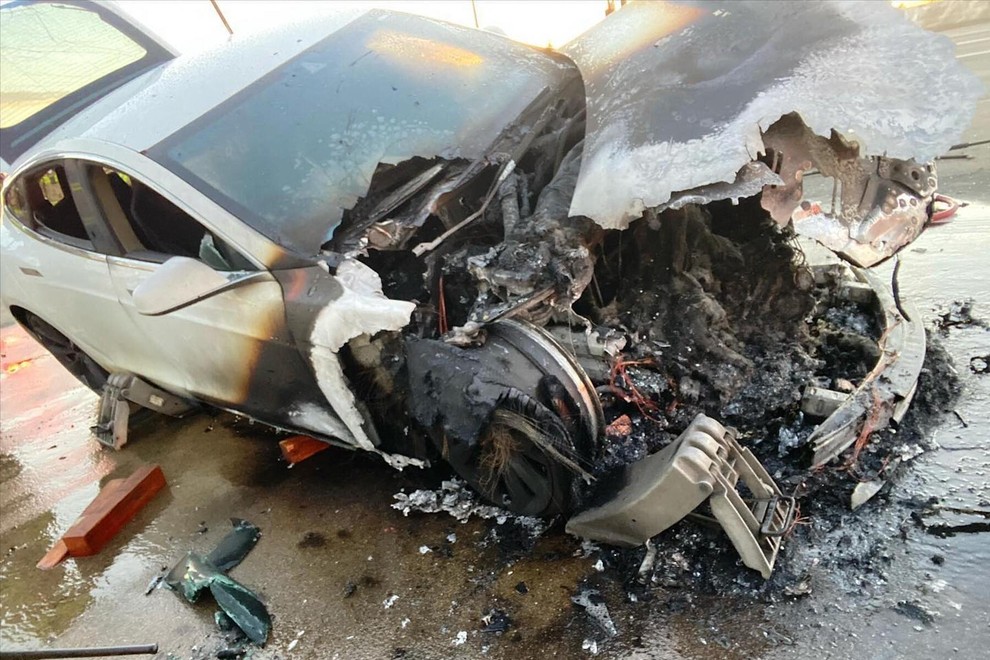 <p>Število zgorelih električnih avtomobilov v statistiki ne dokazuje, da bi bila požarna varnost slabša kot pri avtomobilih z motorji z notranjim zgorevanjem.</p>