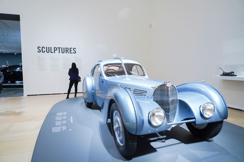 Bugatti Type 57SC Atlantic Vrednost: 40 milijonov dolarjev Modni oblikovalec Ralph Lauren je v svojo zbirko leta 1988 pospravil tudi …