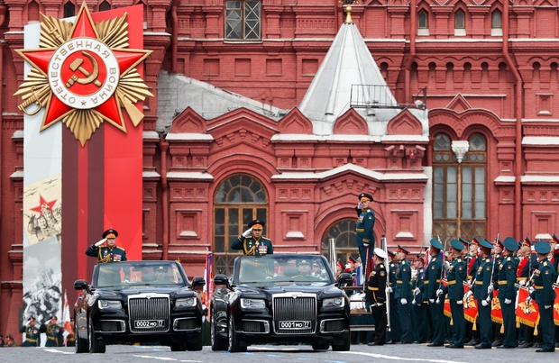 Od Putinovega Senata do Bezosovega Riviana: to so avtomobili, ki jih vozijo najbolj vplivni ljudje na svetu