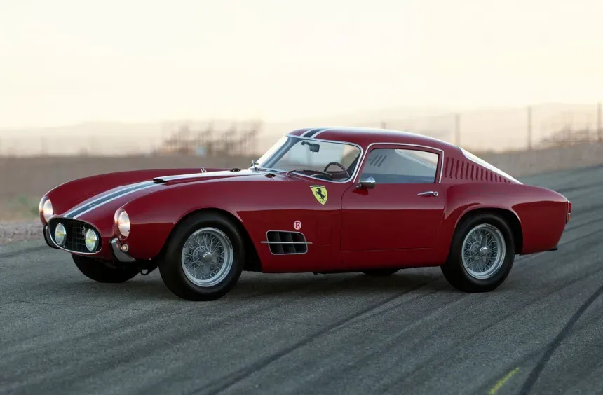 Ferrari 250 GT LWB Berlinetta "Tour de France" S pomočjo 250 je Ferrari postal največje ime dirkaškega sveta v 50. …