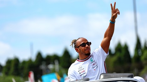 Naprodaj bo eden najbolj posebnih Mercedesov Lewisa Hamiltona! (FOTO)