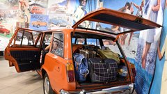Pod suhoparno oznako je nastal prvi ruski »avtomobil z nahrbtnikom«
