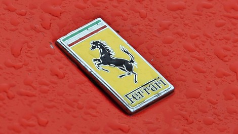 Ferrari bo svojim kupcem ponudil nov način plačila jeklenih konjičkov!