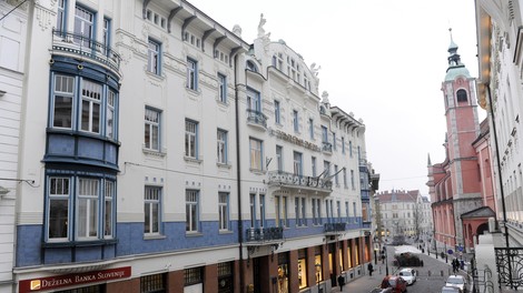 To je bil dan, ko je po ljubljanskih cestah zapeljal prvi avtomobil: veste, kdo je bil za volanom?