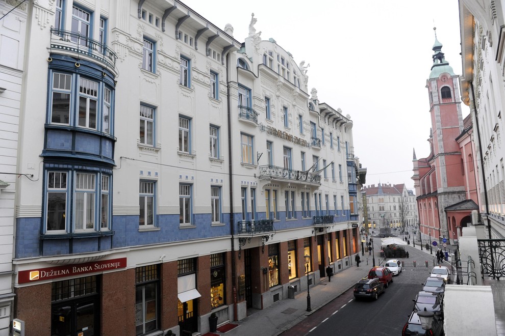 To je bil dan, ko je po ljubljanskih cestah zapeljal prvi avtomobil: veste, kdo je bil za volanom?