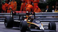<p>Ekipa Tyrrell je skupaj z bencinom pred koncem dirke v dirkalnik »nalila« tudi veliko majhnih svinčenih kroglic, ki so povečale težo dirkalnika. Prevaro so odkrili povsem po naključju zaradi številnih majhnih udrtin v posodi za gorivo.</p>