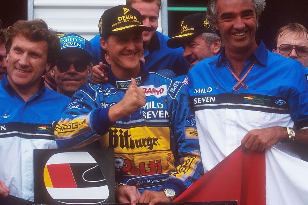 <p>Tom Walkinshaw je bil pri ekipi Benetton očitno zadolžen za izogibanje pravil. Rad pa je šel korak predaleč, a tekmeci so se tega zavedeli večinoma prepozno.</p>