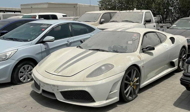 Ferrari F430 Scuderia (2008): 215.698 € Scuderia je lažja in zmogljivejša različica F430, opremljena z atmosferskim 4,3-litrskim V8 motorjem. S …