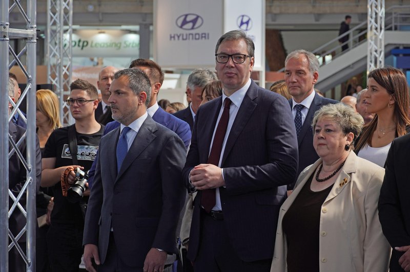 Kaj pravi predsednik Vučić o usodi tovarne avtomobilov v Kragujevcu? (foto: Profimedie)