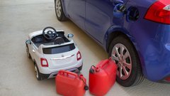 Šele pri toliko kilometrih so električni avtomobili čistejši od bencinskih in dizelskih
