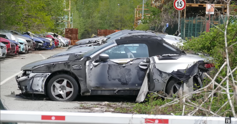 V tej tovarni so včasih nastajali sanjski avtomobili. Zdaj je za marsikaterega izmed njih le še pokopališče