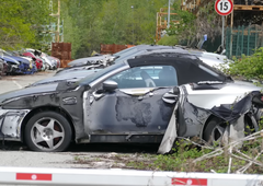 V tej tovarni so včasih nastajali sanjski avtomobili. Zdaj je za marsikaterega izmed njih le še pokopališče