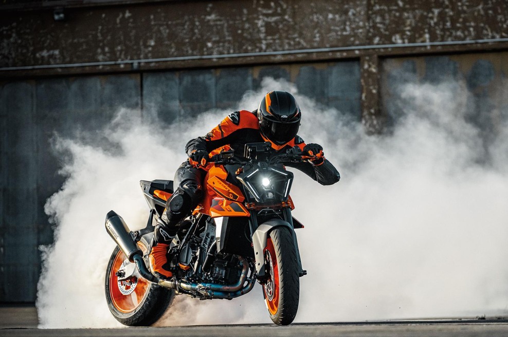 <p>KTM 990 Duke</p> (foto: Ktm)