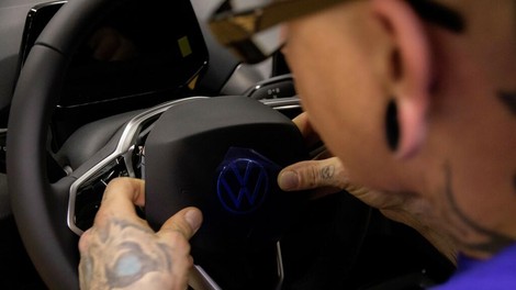 Volkswagen je na domačem terenu nepremagljiv. Kos mu ni niti Tesla
