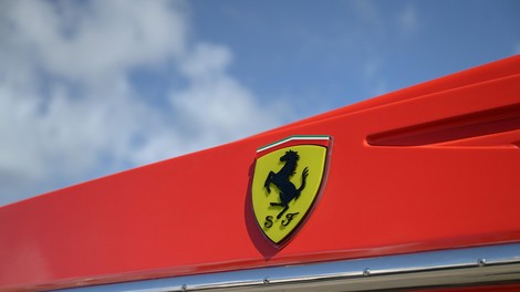 Ferrari se z asfalta seli še na vodo - le kaj pripravljajo?