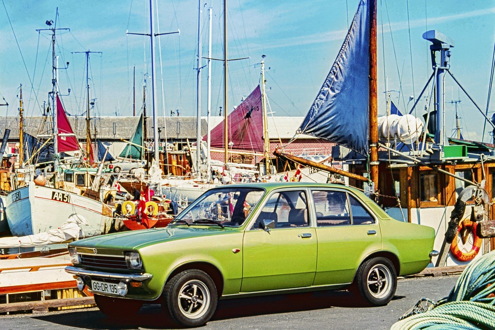 Opel Kadett C je znamka prodajala do pozne jeseni leta 1979.