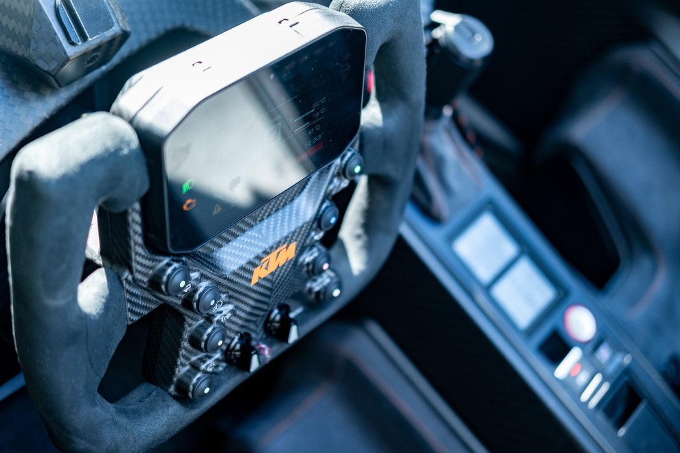 Reportaža: KTM X-BOW GT-XR - Legalizacija dirkaške surovosti