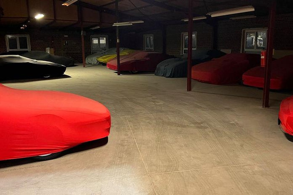 Najdba Ferrarijev in Porschejev v Belgiji
