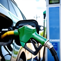 Od danes naprej tankamo ceneje. Preverite nove cene bencina in dizla