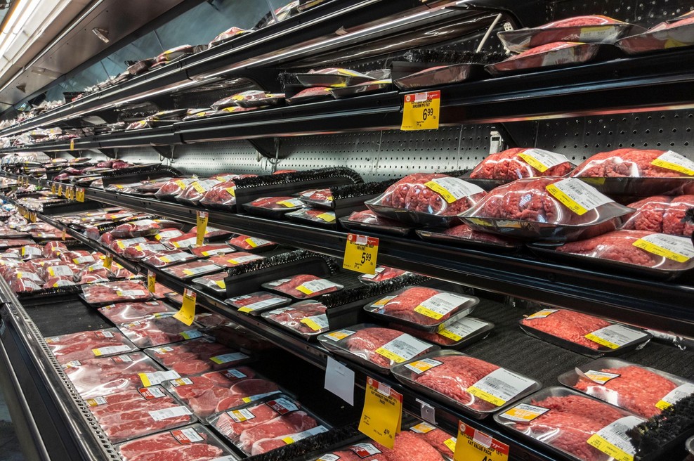 Slovenci ga obožujejo, a gre za eno najslabših vrst mesa: polno je holesterola in soli, škoduje srcu ter redi (foto: Profimedia)