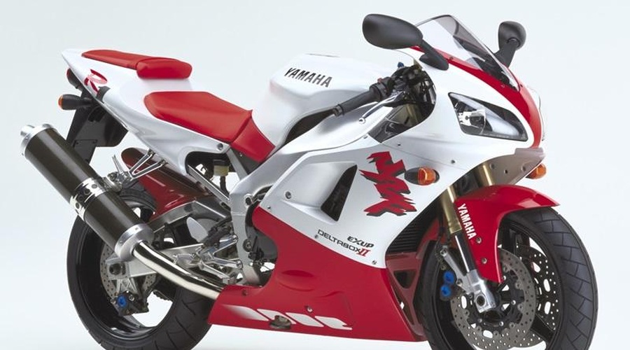 Yamaha R1 in R1M se umikata z evropskih cest - na dirkališču pa še nista rekli zadnje besede (foto: yamaha press)