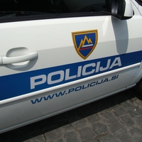 Ljubljančan v Kopru vozil po nasprotnem pasu: ostali vozniki panično 'slalomirali', policija je imela kaj videti