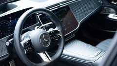 Test: Mercedes-Benz E 300 e - Bo prepričal tudi najbolj zveste?