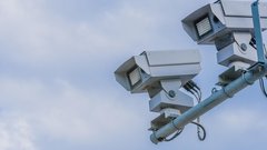 Kaos z registrskimi oznakami ... Lastniki takih "tablic" lahko počnejo skoraj vse, kar jim pade na pamet
