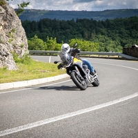 V Kopru in njegovem zaledju sem prvič zapeljal najnovejši model iz butične tovarnice ob Mandello del Lario - Stelvio je nazaj!