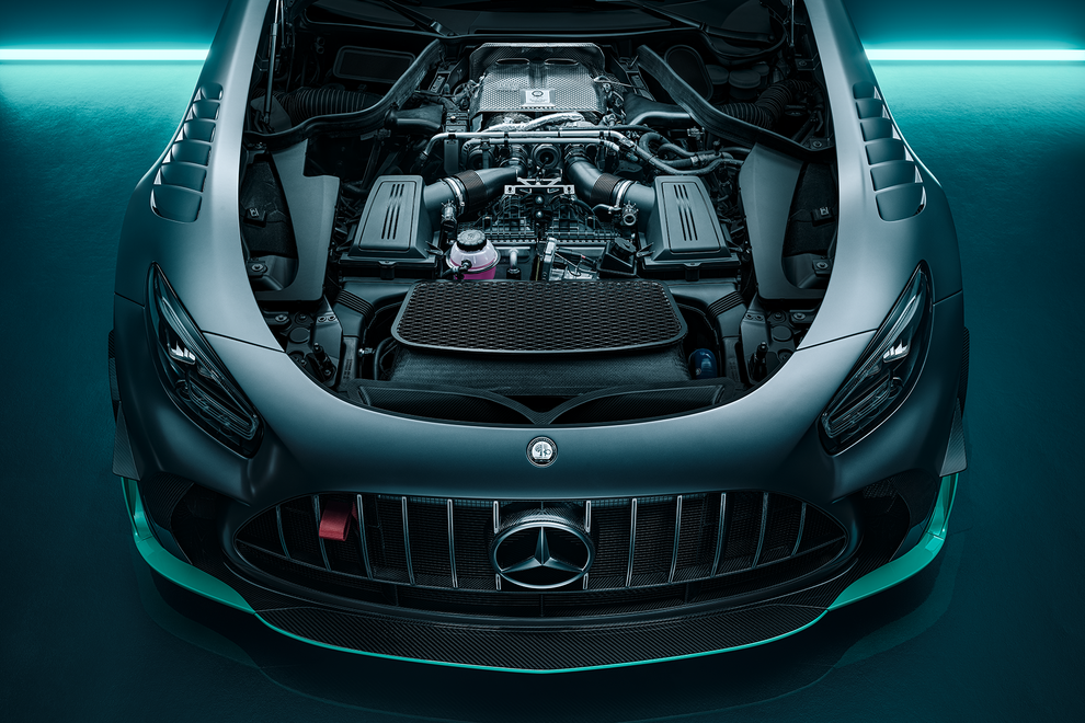Mercedes se ne preda – povečali so investicije v razvoj bencinskih motorjev!