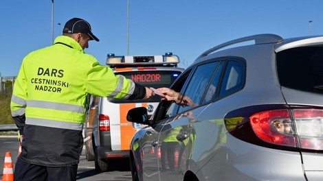 Zaradi vinjete nastradalo več kot 30.000 voznikov, prihodki so se povečali za milijone