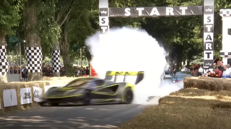 Lotusov dirkalnik v Goodwoodu ni prišel niti do prvega ovinka (VIDEO)
