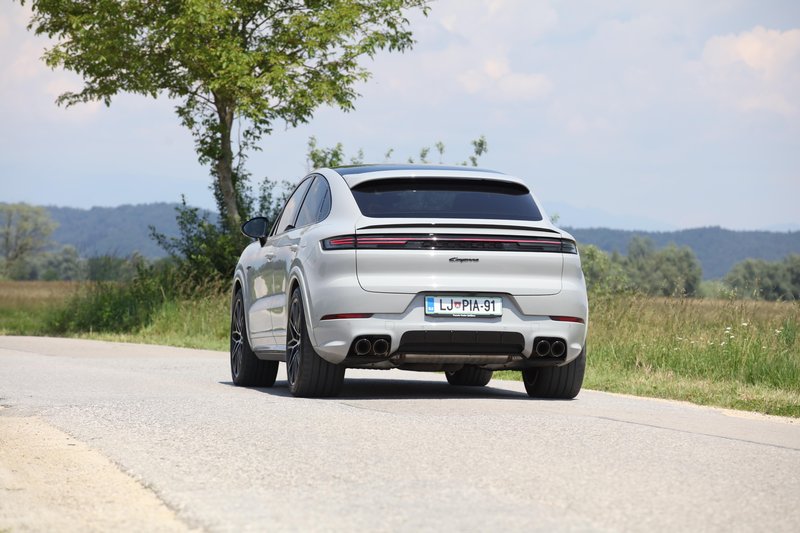 Klasični motorji ne gredo nikamor, pravijo pri Porsceju. In napovedujejo ...