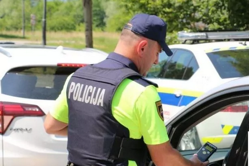 Policisti pripravljajo danes poostren nadzor na cestah (foto: policija)