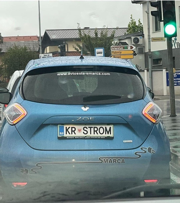 Kaj vse piše na registrskih tablicah slovenskih avtomobilov?