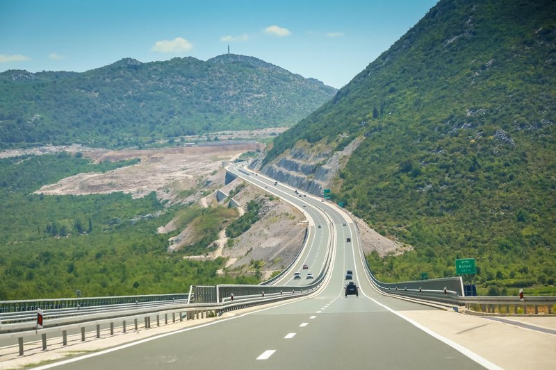 Saj ni res pa je! Starši na počivališču na Hrvaškem pozabili otroka, epilog zgodbe pa…