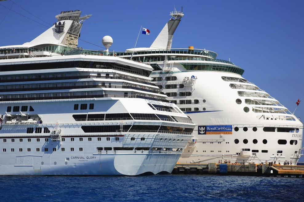 Odnosi na križarki so nekaj posebnega, zaposleni doživijo marsikaj: "Po palubi so se sprehajali goli ..." (foto: Profimedia)